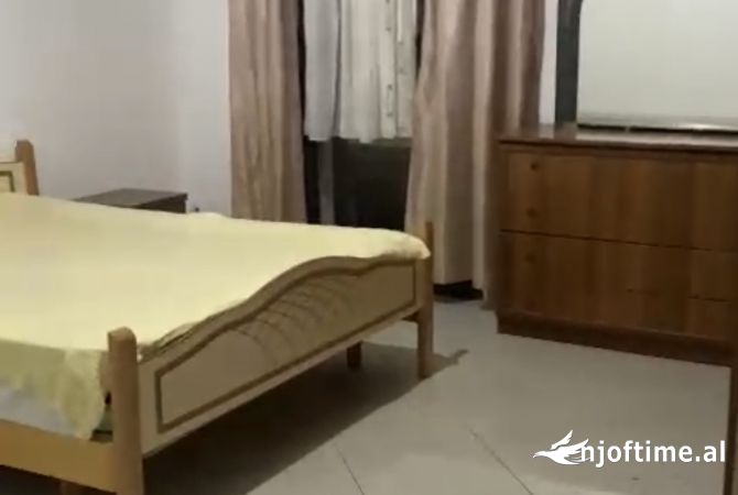 Shtepi me qera 2+1 ne Tirane - 382 Euro