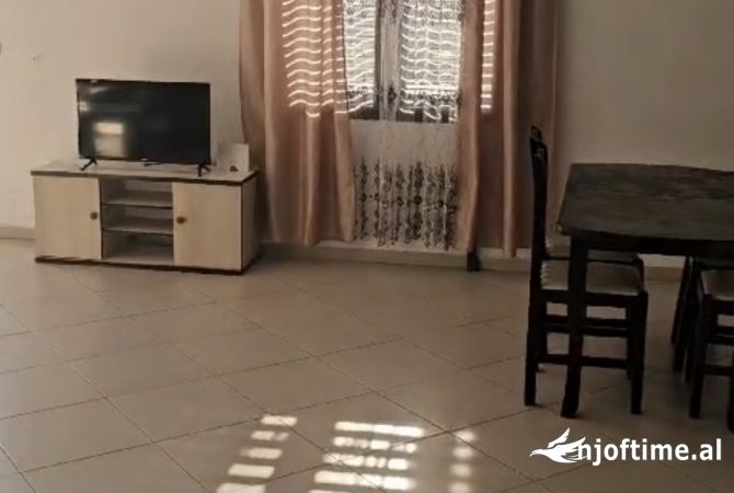 Shtepi me qera Apartament ne Tirane, 2+1, Mobilimi E mobiluar, Pagesa 382  Euro.