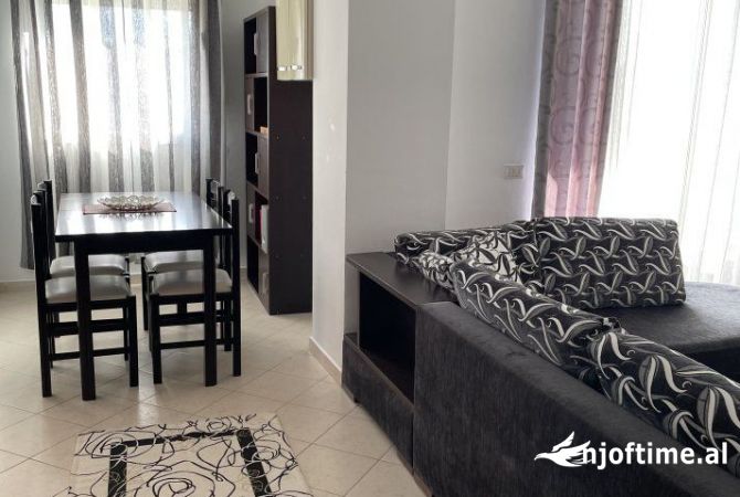 Shtepi me qera 2+1 ne Tirane - 499 Euro