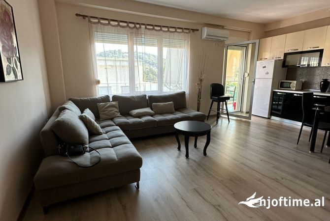 Shtepi me qera 2+1 ne Tirane - 650 Euro