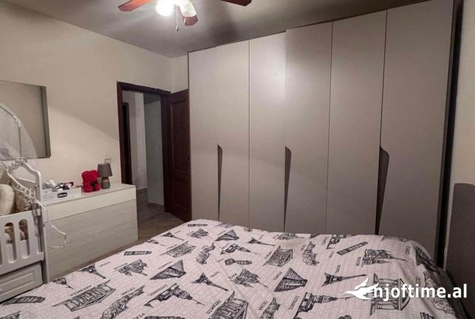 Shtepi me qera Apartament ne Tirane, 2+1, Mobilimi E mobiluar, Pagesa 650  Euro.