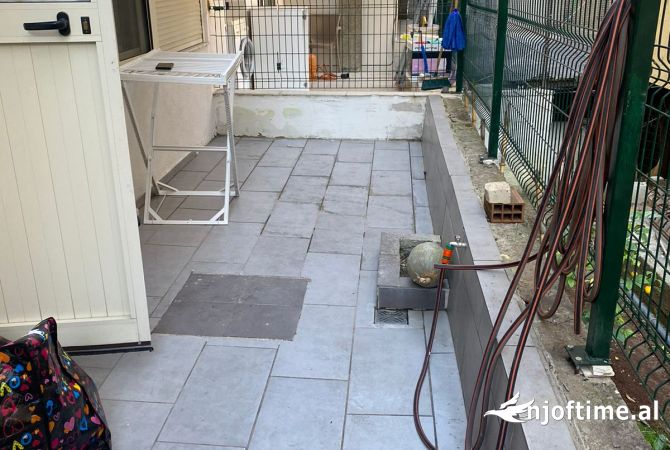 Shtepi ne shitje Apartament ne Tirane, Garsoniere, Mobilimi E mobiluar, Pagesa 40,000  Euro.