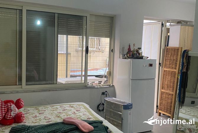 Shtepi ne shitje Apartament ne Tirane, Garsoniere, Mobilimi E mobiluar, Pagesa 40,000  Euro.