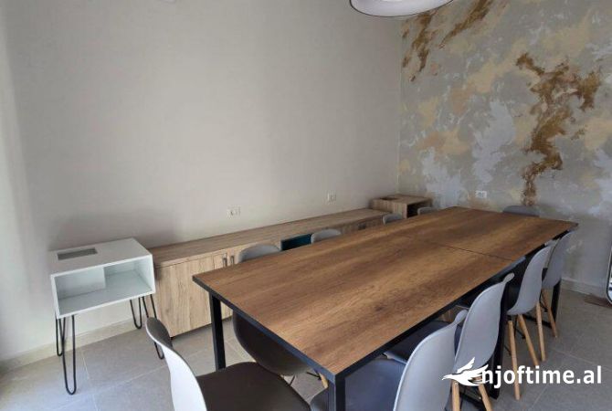 JEPET ZYRE ME QERA 1+1+Ballkon