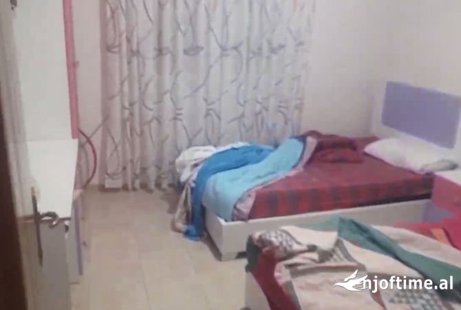 Shtepi ne shitje Apartament ne Tirane, 2+1, Mobilimi E mobiluar, Pagesa 110,000  Euro.