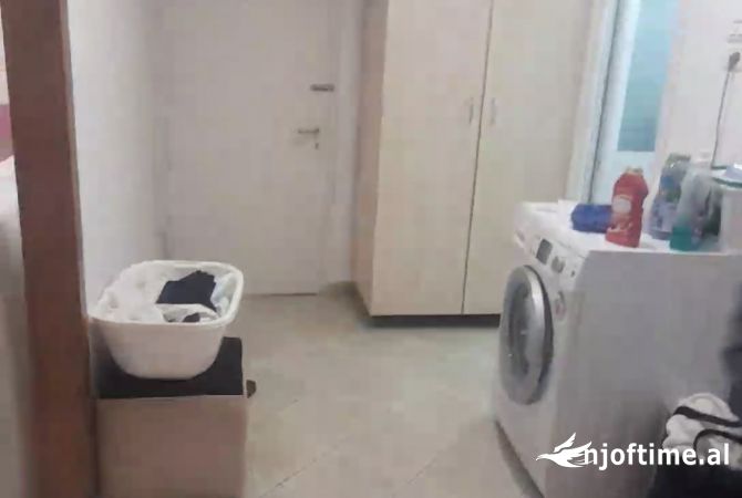Shtepi ne shitje Apartament ne Tirane, 2+1, Mobilimi E mobiluar, Pagesa 110,000  Euro.