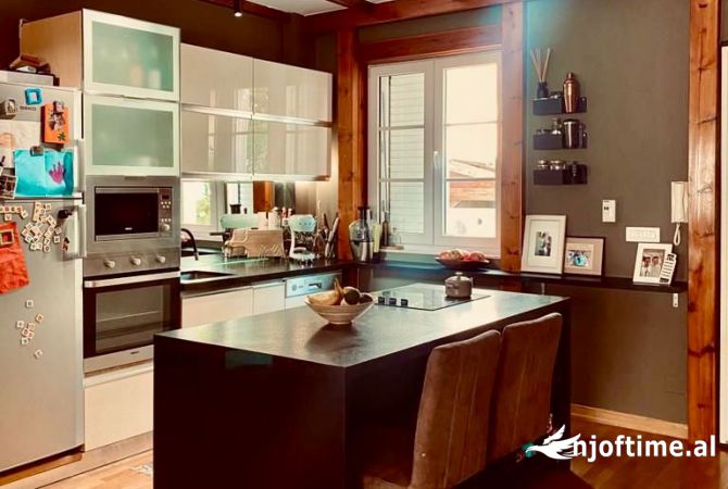 Shtepi me qera 3+1 ne Tirane - 1,200 Euro