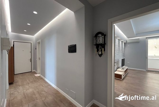 Shtepi ne shitje Apartament ne Tirane, 2+1, Mobilimi E mobiluar, Pagesa 280,000  Euro.