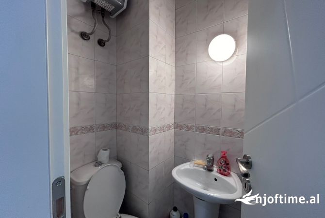 Shtepi ne shitje Apartament ne Tirane, 2+1, Mobilimi E mobiluar, Pagesa 280,000  Euro.