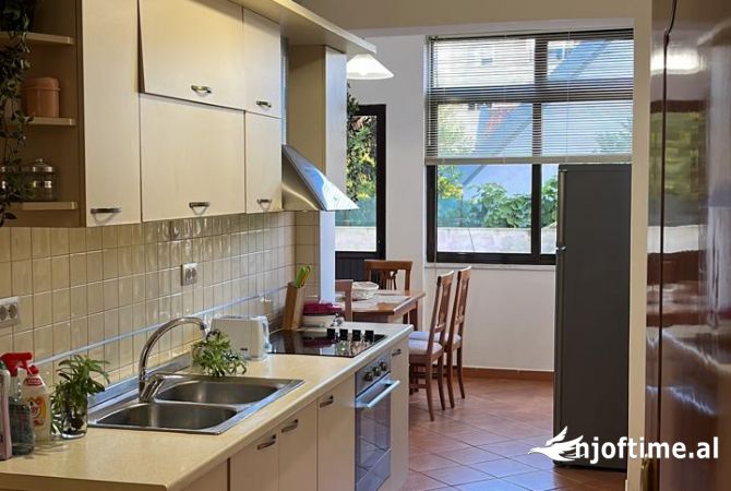 Shtepi me qera 2+1 ne Tirane - 500 Euro