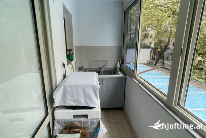 Shtepi ne shitje Apartament ne Tirane, 1+1, Mobilimi E mobiluar, Pagesa 137,000  Euro.