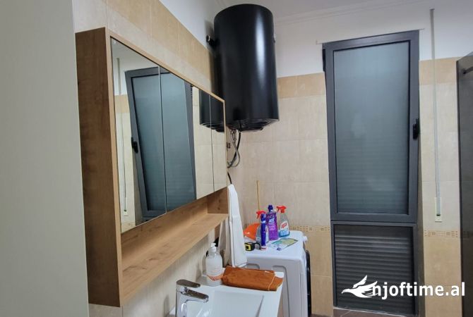Shtepi me qera Apartament ne Tirane, 2+1, Mobilimi E mobiluar, Pagesa 500  Euro.