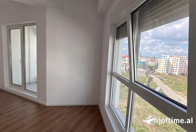 Shtepi ne shitje Apartament ne Tirane, 2+1, Mobilimi Bosh, pa mobiluar, Pagesa 134,000  Euro.