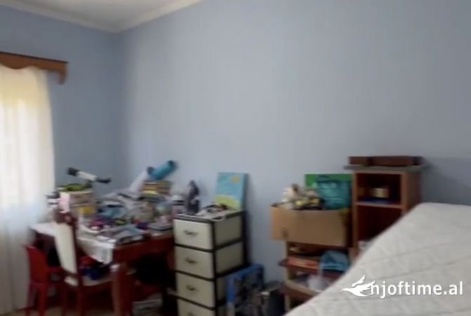 Shtepi me qera Apartament ne Tirane, 2+1, Mobilimi E mobiluar, Pagesa 450  Euro.