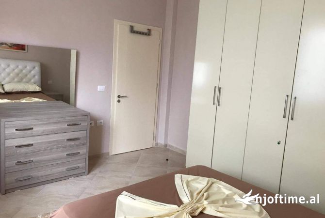 Shtepi me qera Apartament ne Tirane, 1+1, Mobilimi E mobiluar, Pagesa 350  Euro.