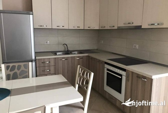 Shtepi me qera Apartament ne Tirane, 1+1, Mobilimi E mobiluar, Pagesa 350  Euro.