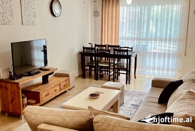 Shtepi me qera 2+1 ne Tirane - 700 Euro