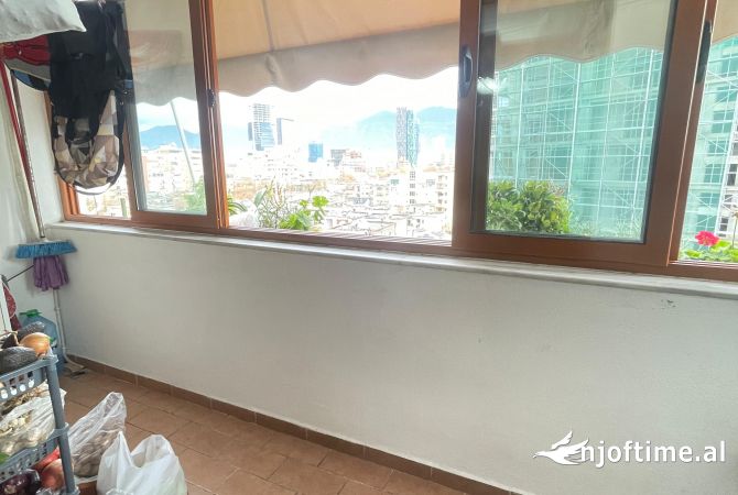 Shtepi ne shitje Apartament ne Tirane, 2+1, Mobilimi E mobiluar, Pagesa 250,000  Euro.