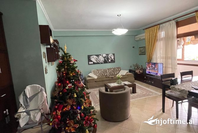 Shtepi ne shitje Apartament ne Tirane, 2+1, Mobilimi E mobiluar, Pagesa 250,000  Euro.