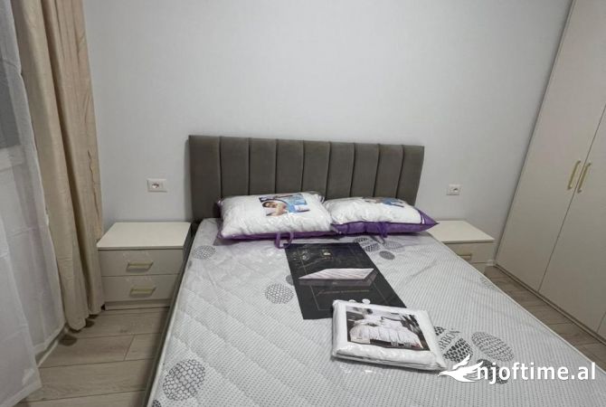 Shtepi me qera Apartament ne Tirane, 2+1, Mobilimi E mobiluar, Pagesa 650  Euro.