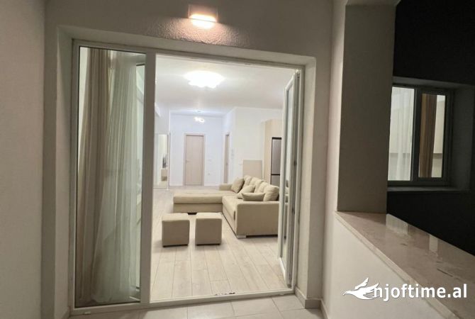 Shtepi me qera Apartament ne Tirane, 2+1, Mobilimi E mobiluar, Pagesa 650  Euro.