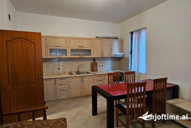 Shtepi me qera 2+1 ne Tirane - 550 Euro