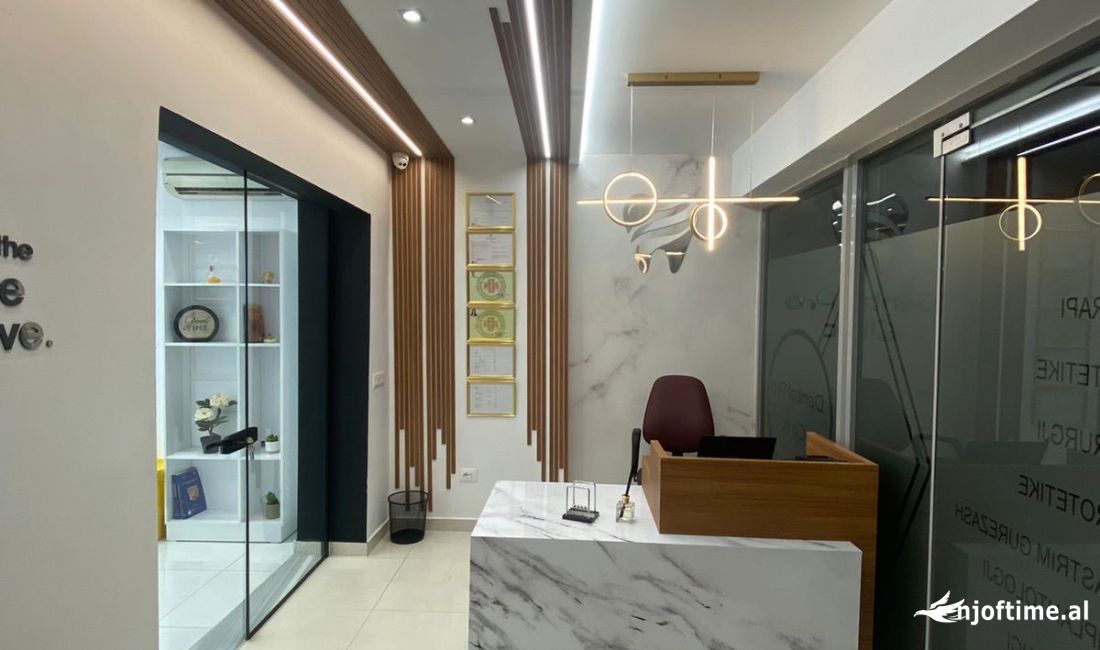 JEPET ME QERA KLINIKE DENTARE XHAMLLIK