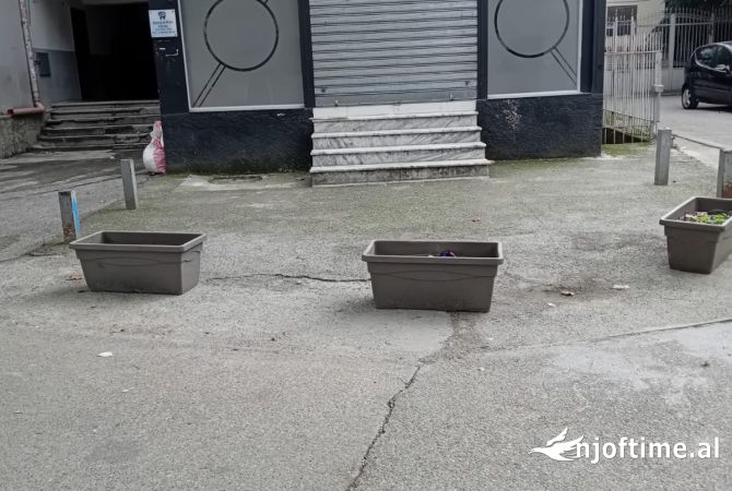 JEPET ME QERA KLINIKE DENTARE XHAMLLIK