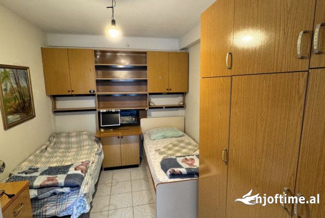 Shtepi me qera Shtepi Private ne Tirane, 3+1, Mobilimi E mobiluar, Pagesa 650  Euro.