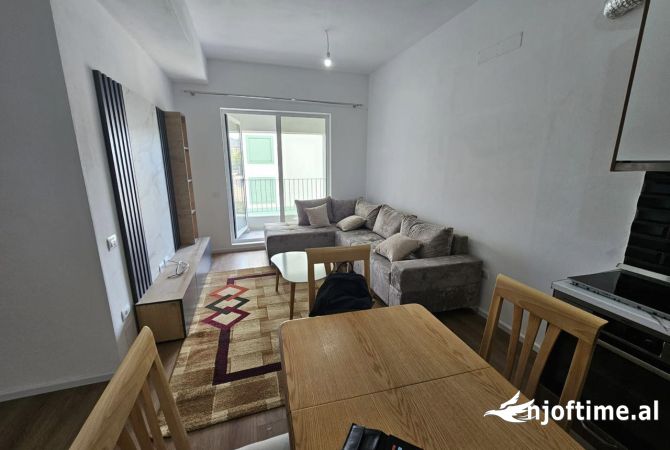 Shtepi me qera 2+1 ne Tirane - 550 Euro