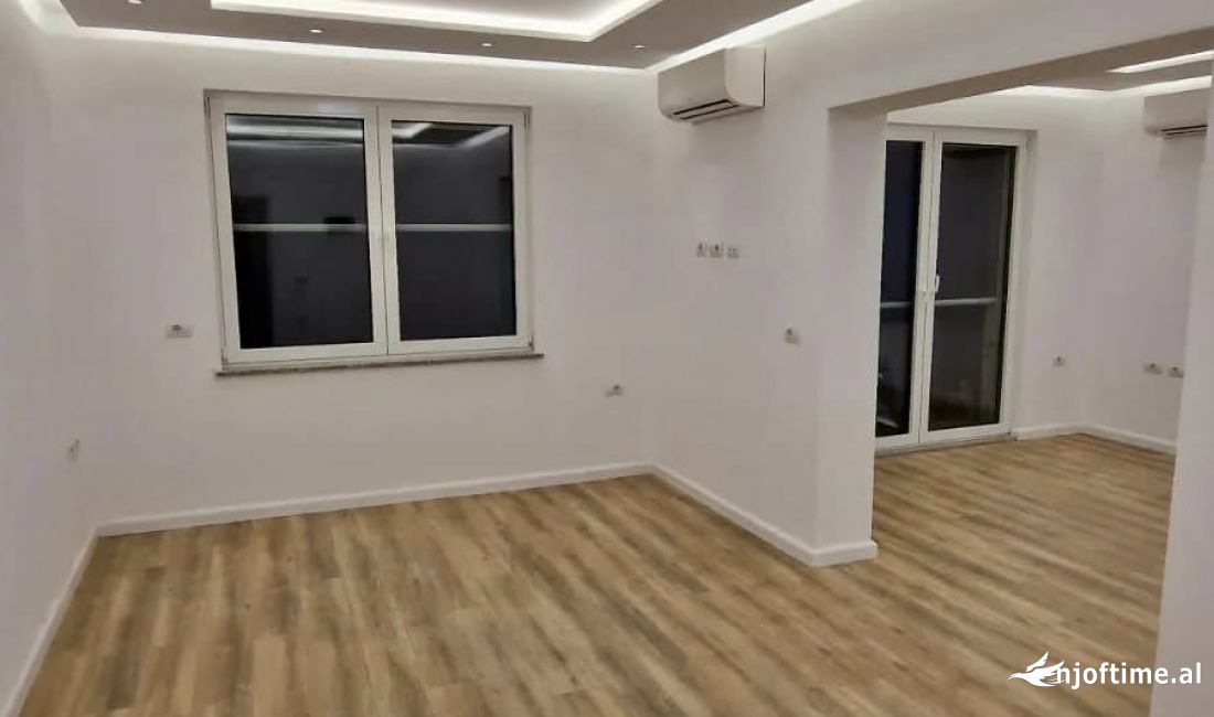 Shtepi ne shitje Apartament ne Tirane, 3+1, Mobilimi E mobiluar, Pagesa 270,000  Euro.