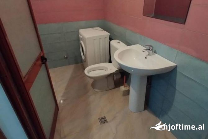 Shtepi me qera Apartament ne Tirane, 1+1, Mobilimi E mobiluar, Pagesa 270  Euro.