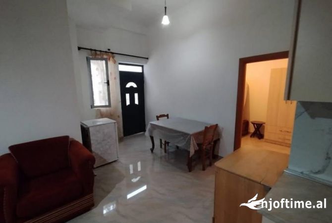 Shtepi me qera 1+1 ne Tirane - 270 Euro