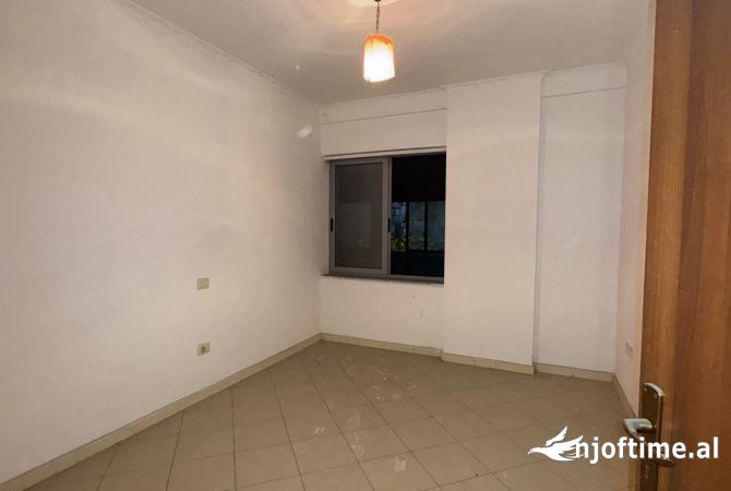Shtepi ne shitje 2+1 ne Tirane - 210,000 Euro