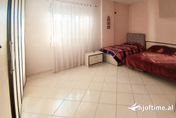 Shtepi ne shitje Apartament ne Tirane, 1+1, Mobilimi E mobiluar, Pagesa 110,000  Euro.