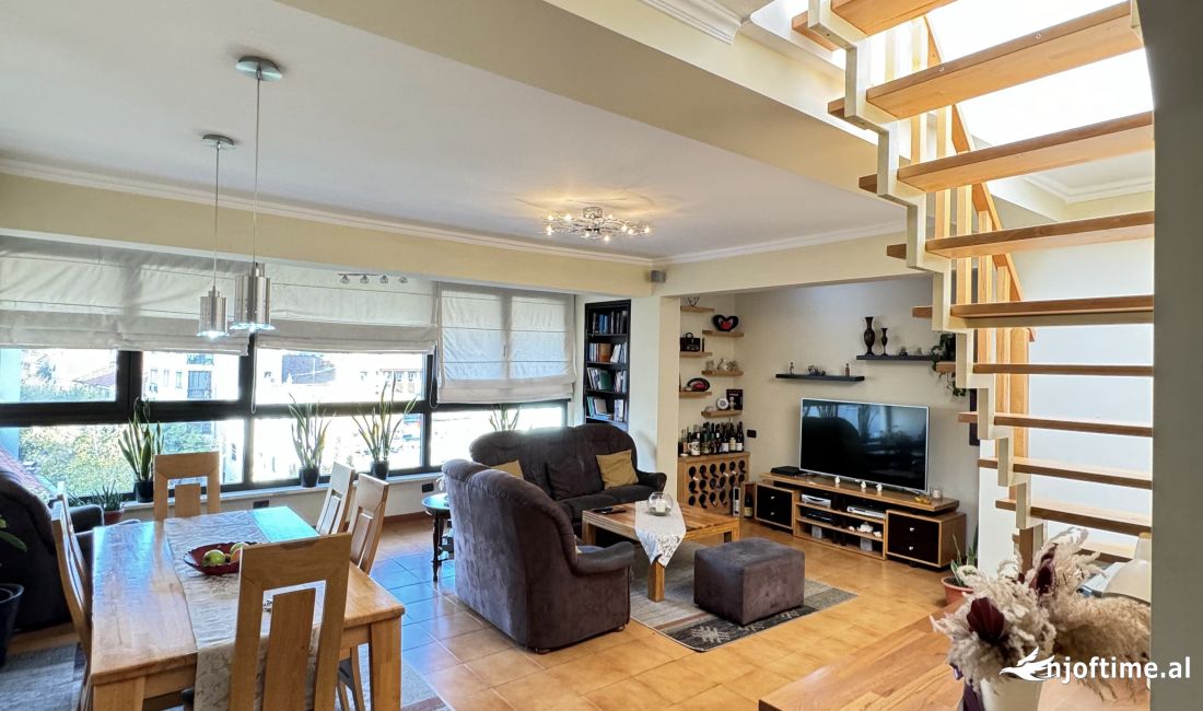 Shtepi ne shitje Apartament ne Tirane, 3+1, Mobilimi E mobiluar, Pagesa 270,000  Euro.