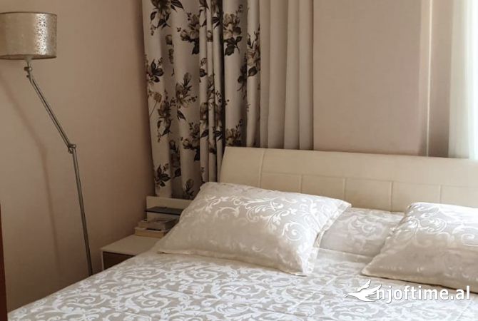 Shtepi me qera Apartament ne Tirane, 2+1, Mobilimi E mobiluar, Pagesa 450  Euro.