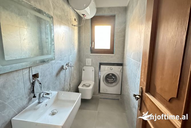 Shtepi me qera Apartament ne Tirane, 2+1, Mobilimi E mobiluar, Pagesa 450  Euro.
