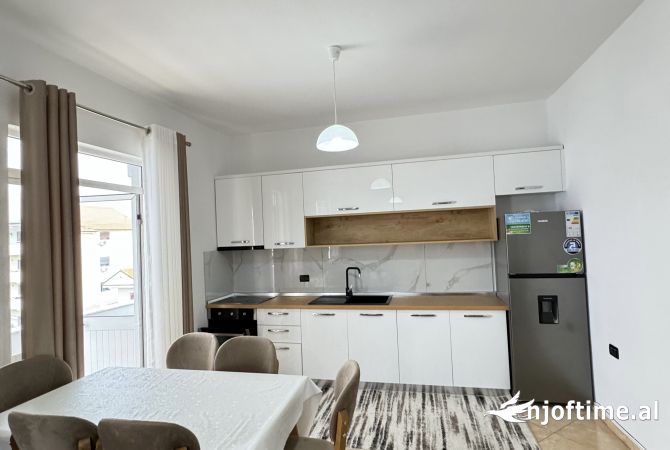 Shtepi me qera Apartament ne Tirane, 1+1, Mobilimi E mobiluar, Pagesa 500  Euro.