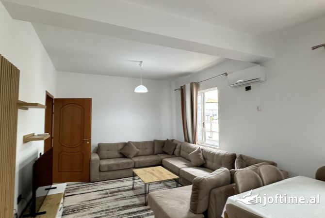 Shtepi me qera Apartament ne Tirane, 1+1, Mobilimi E mobiluar, Pagesa 500  Euro.