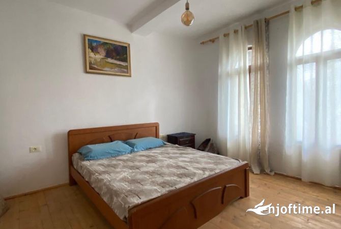 Shtepi me qera Shtepi Private ne Tirane, 2+1, Mobilimi E mobiluar, Pagesa 500  Euro.