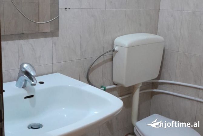 Shtepi me qera Apartament ne Tirane, 1+1, Mobilimi E mobiluar, Pagesa 450  Euro.