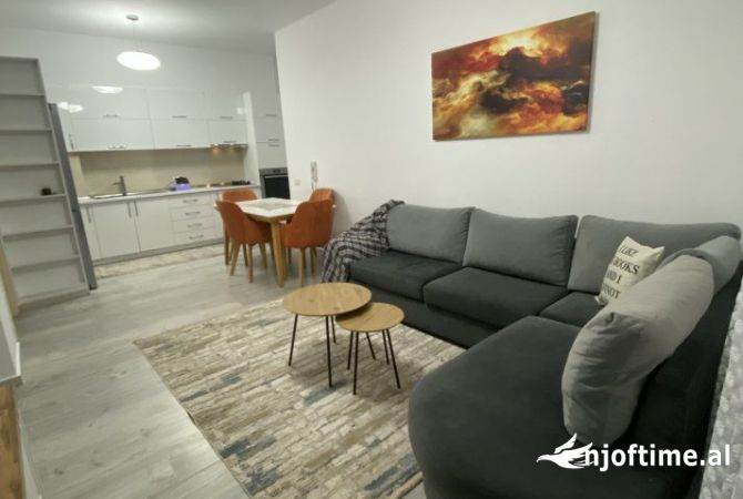 Shtepi me qera 2+1 ne Tirane - 750 Euro