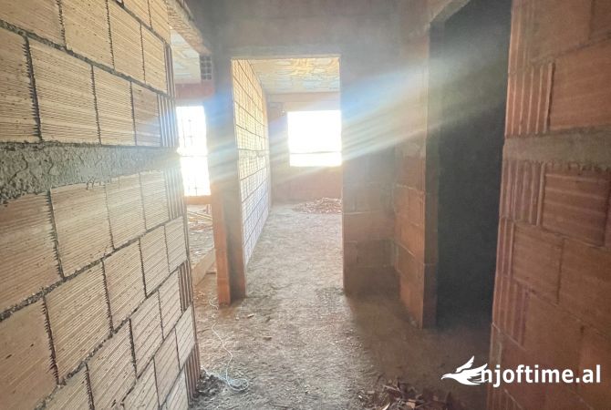 Shtepi ne shitje 1+1 ne Tirane - 85,000 Euro