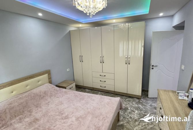 Shtepi ne shitje Apartament ne Tirane, 1+1, Mobilimi E mobiluar, Pagesa 100,000  Euro.