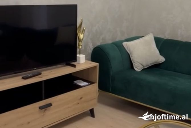 Shtepi me qera 2+1 ne Tirane - 690 Euro
