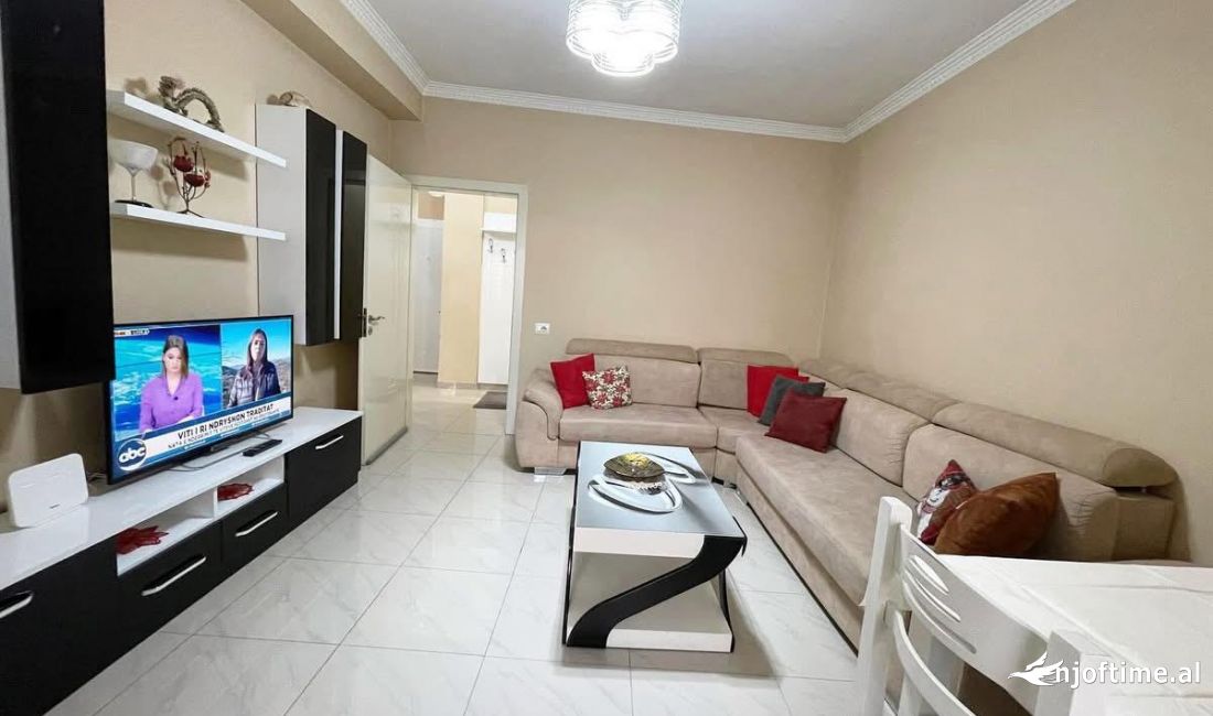 Shtepi ne shitje Apartament ne Tirane, 1+1, Mobilimi E mobiluar, Pagesa 120,000  Euro.