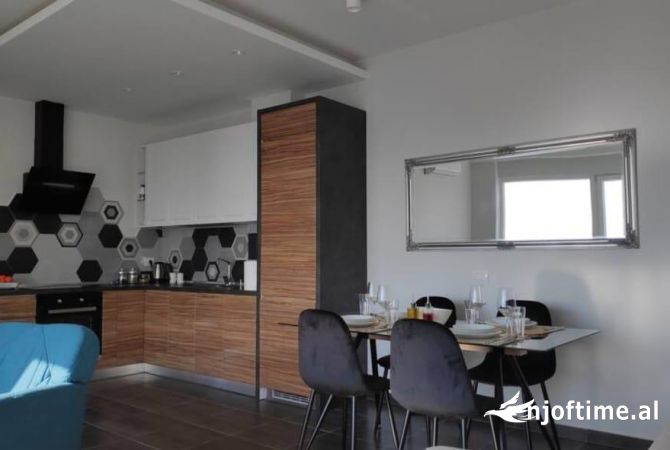 Shtepi me qera Apartament ne Tirane, 1+1, Mobilimi E mobiluar, Pagesa 1,200  Euro.