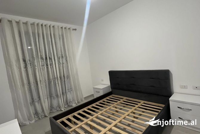 Shtepi me qera Apartament ne Tirane, 1+1, Mobilimi E mobiluar, Pagesa 500  Euro.