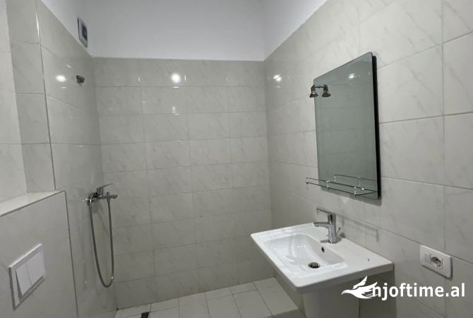 Shtepi me qera Apartament ne Tirane, 1+1, Mobilimi E mobiluar, Pagesa 500  Euro.